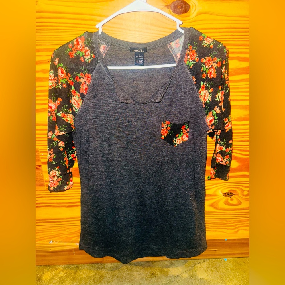 Women’s Rue21 Tee